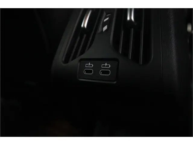 BMW X1 sDrive18i 2023 Benzine 53