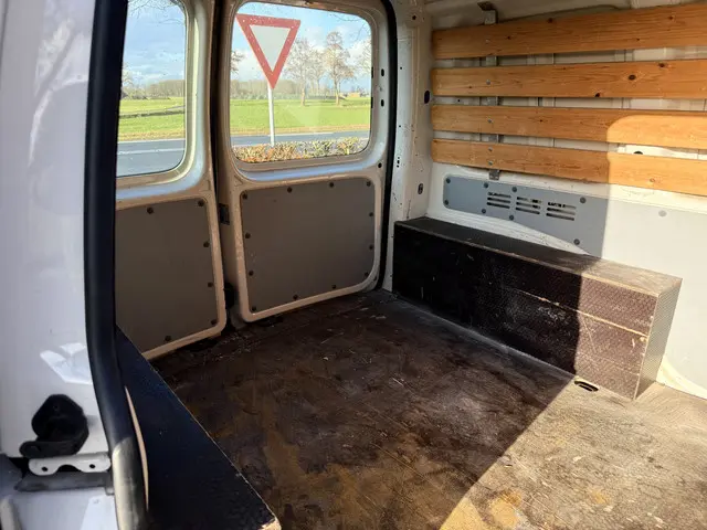 Volkswagen Caddy 2.0 TDI L1H1 BMT Economy 2017 Diesel 11