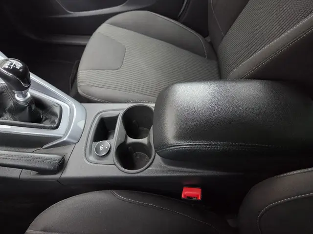 Ford Focus Wagon 1.0 EcoBoost Titanium 2013 Benzine 28