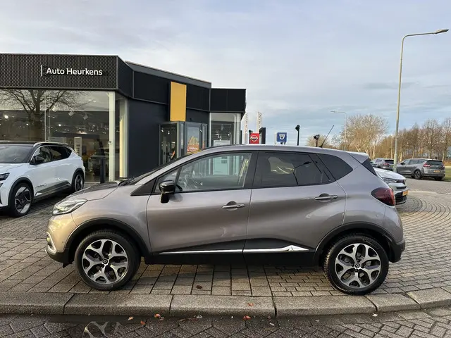 Renault Captur TCe 90 Intens 2017 Benzine 32