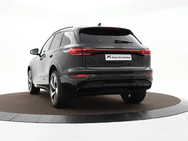 Audi Q6 e-tron S edition 252 PK 2025 Elektrisch 29