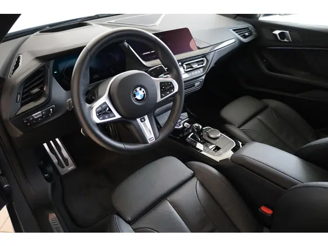 BMW 2 Serie Gran Coupé 220i 2024 Benzine 7
