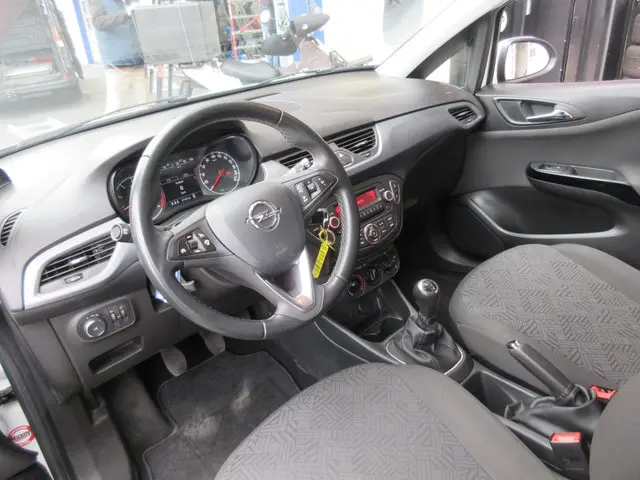Opel Corsa 1.4 Favourite 5 Deurs Airco PDC 2018 Benzine 8
