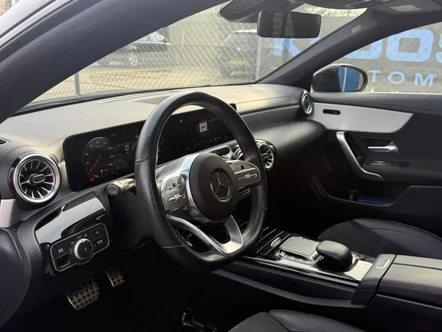 Mercedes-Benz CLA 180 AMG Line 2023 Benzine 9