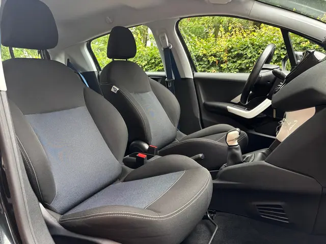 Peugeot 208 1.0 VTi LIKE 2014 Benzine 15