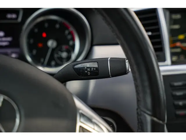 Mercedes-Benz M-Klasse 500 2013 Benzine 15