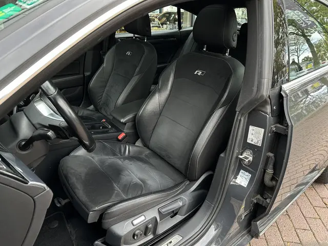 Volkswagen Arteon 2.0 TSI Business R 2019 Benzine 4