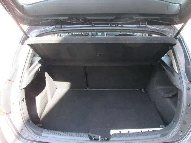Kia cee'd 1.6 GDI 20th Anniversary 2013 Benzine 14