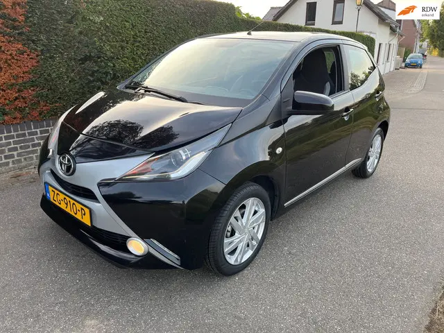 Toyota Aygo 1.0 VVT-i x-play 2017 Benzine