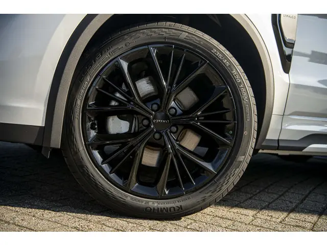 Lynk & Co 01 1.5 More 2026 Hybride Benzine 9