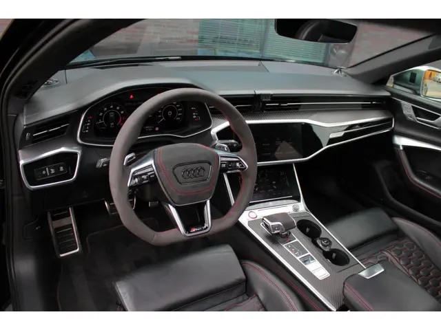 Audi RS6 A6 Avant TFSI quattro 2020 Hybride Benzine 32