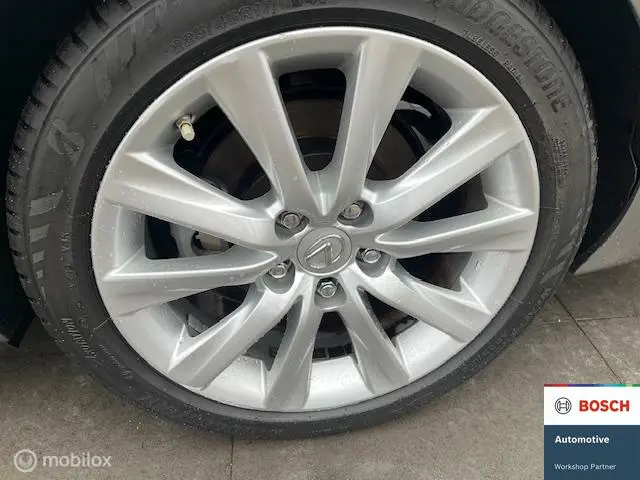 Lexus IS 300h First Edition 2014 Hybride Benzine 10