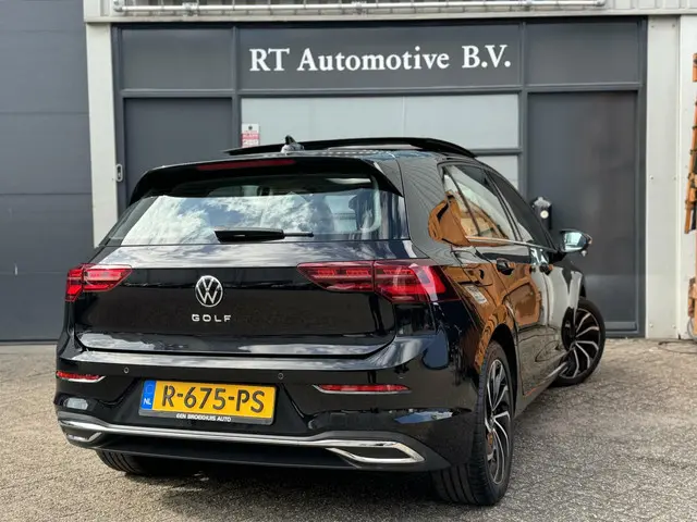 Volkswagen Golf 1.5 TSI Pano / IQ / Massage 5Drs 2020 Benzine 6