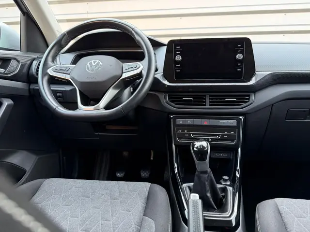 Volkswagen T-Cross 1.0 TSI Life Edition 2024 Benzine 12