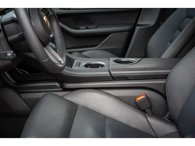 Porsche Taycan Sport Turismo GTS 93 kWh 2023 Elektrisch 29