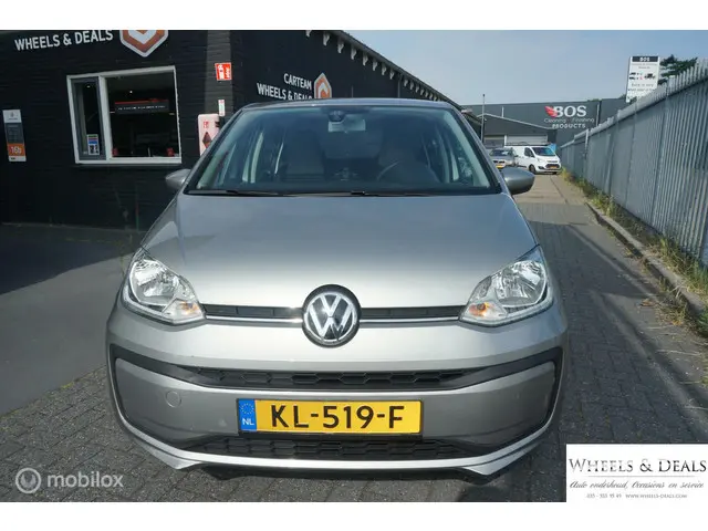 Volkswagen up! 1.0 BMT move up! 2016 Benzine 3