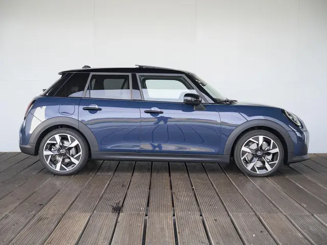 MINI 5-Deurs C 2025 Benzine 4