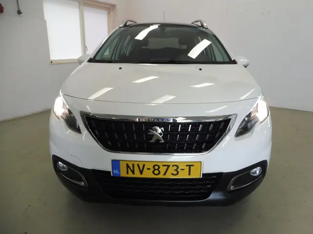 Peugeot 2008 1.2 PureTech Blue Lion 2017 Benzine 16
