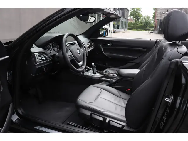 BMW 2 Serie Cabrio 220i M Sport 2015 Benzine 4