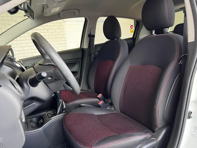 Mitsubishi Space Star 1.2 Connect Pro 2018 Benzine 24