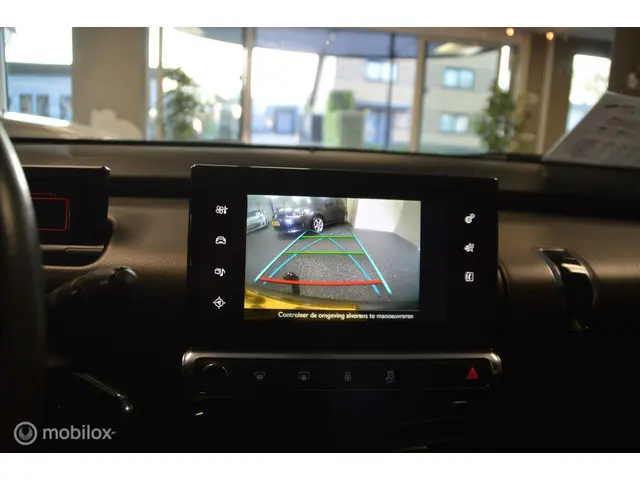 Citroën C4 Cactus 1.2 PureTech Business 2015 Benzine 26