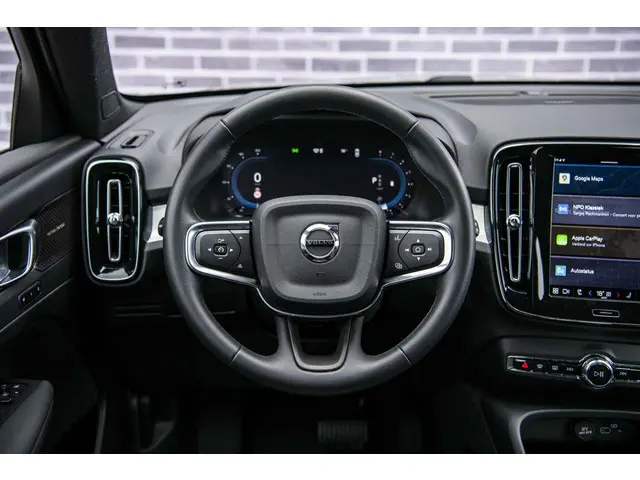 Volvo XC40 2.0 B4 Plus Dark 2025 Benzine 3