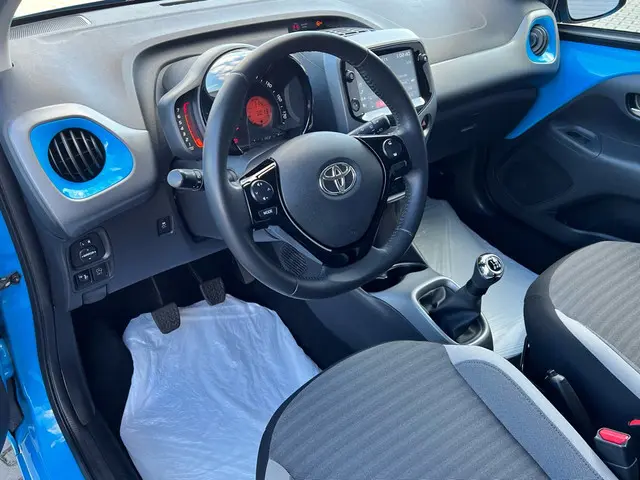 Toyota Aygo 1.0 VVT-i x-joy 5 deurs 2019 Benzine 10
