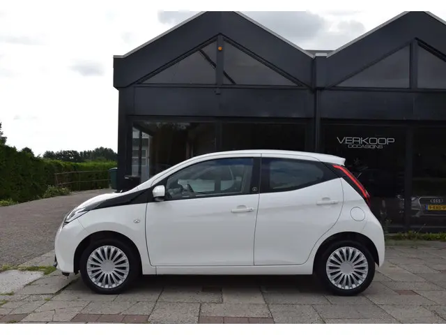 Toyota Aygo 1.0 VVT-i x Carplay Navigatie 2021 Benzine 7