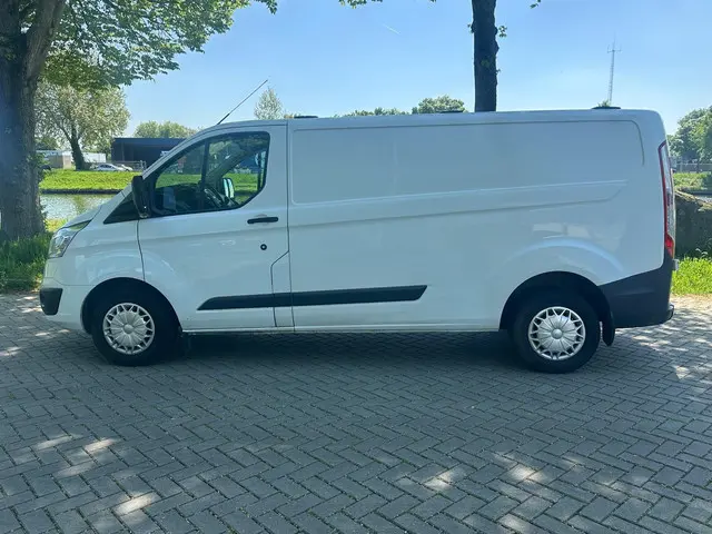 Ford Transit Custom 290 2.2 TDCI L2H1 Trend 2015 Diesel 2