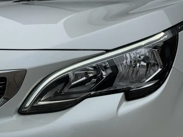 Peugeot 5008 1.2 PureTech Allure 2018 Benzine 33