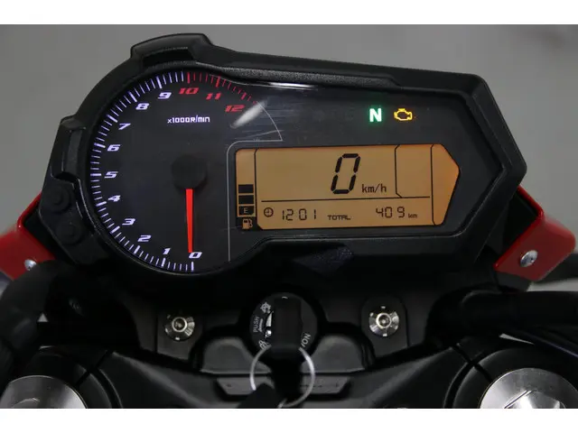 Benelli Tornado Tour Naked T 125 409KM! 2022 Benzine 6