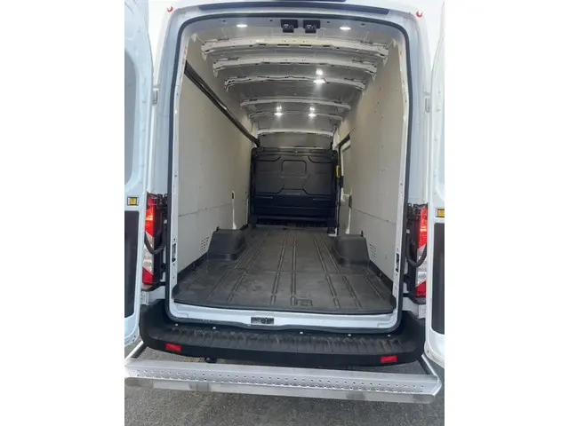Ford Transit 350 2.0 TDCI L4H3 Tr 2021 Diesel 17