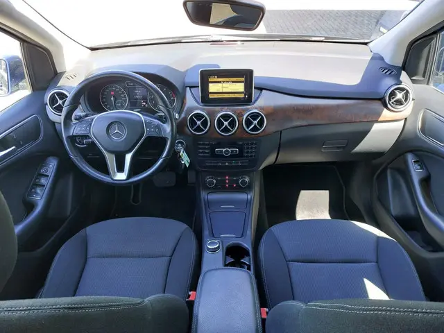 Mercedes-Benz B-Klasse 180 Ambition 2012 Benzine 17