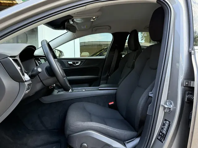 Volvo V60 2.0 B4 Business Pro 2021 Benzine 4