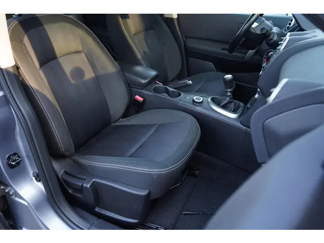 Nissan QASHQAI 2.0 Accenta 4x4 2013 Benzine 35