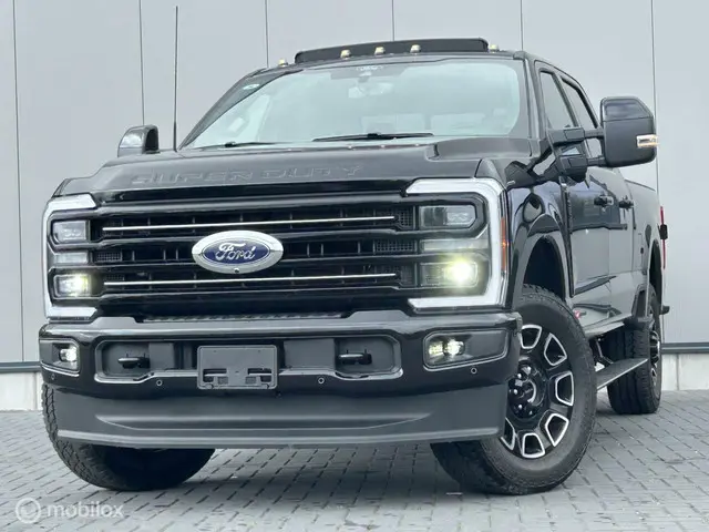 Ford F-350 USA Platinum 2025 Diesel 6