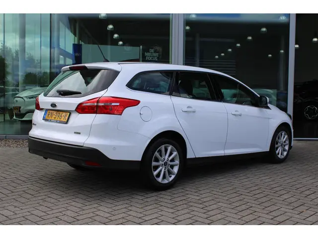 Ford Focus Wagon 1.0 EcoBoost Titanium 2018 Benzine 4