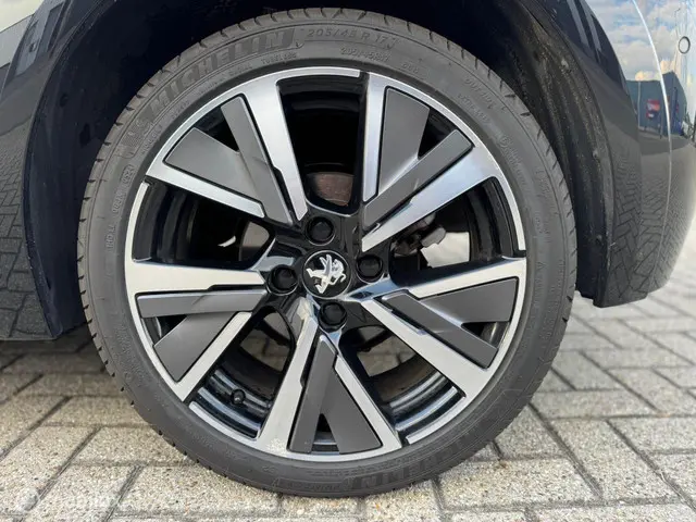 Peugeot 208 1.2 PureTech Allure 2020 Benzine 16