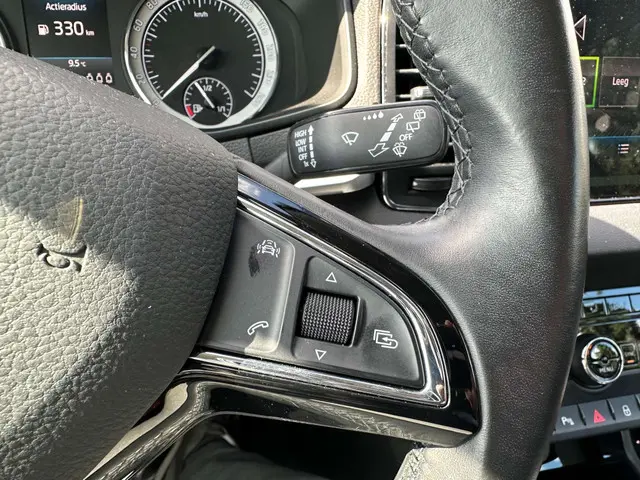 Škoda Karoq | AIRCO | NAVI | CC | ZETEL VW + STUUR 2018 Diesel 16