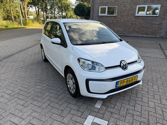 Volkswagen up! 1.0 BMT move up! 2017 Benzine 11