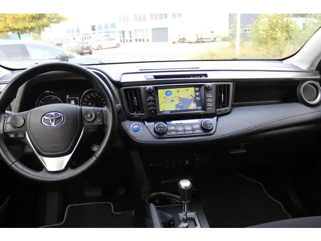 Toyota RAV4 2.5 Hybrid Energy 2018 Hybride Benzine 21