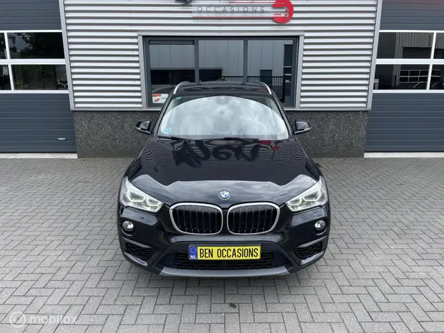 BMW X1 sDrive20i High Executive 2017 Benzine 7