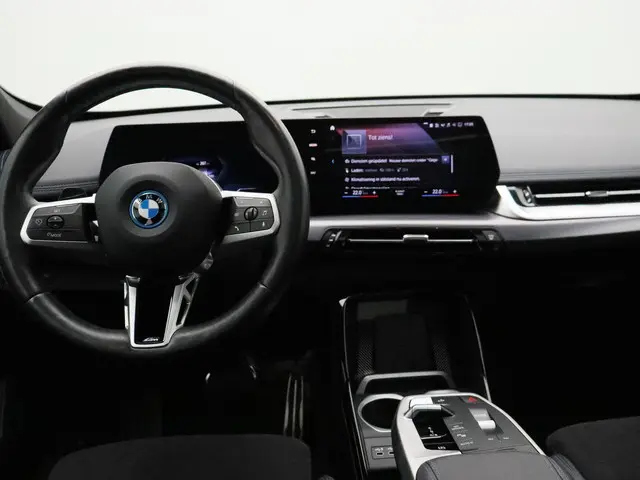 BMW iX1 xDrive30 2023 Elektrisch 25