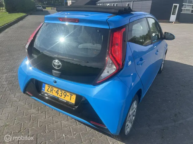 Toyota Aygo 1.0 VVT-i x-otic 2019 Benzine 4
