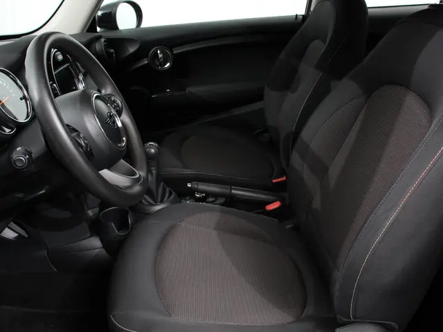 MINI One Mini 1.5 First Salt 2019 Benzine 23