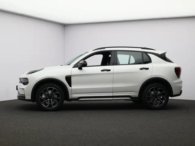 Lynk & Co 01 1.5 Core 2025 Hybride Benzine 3
