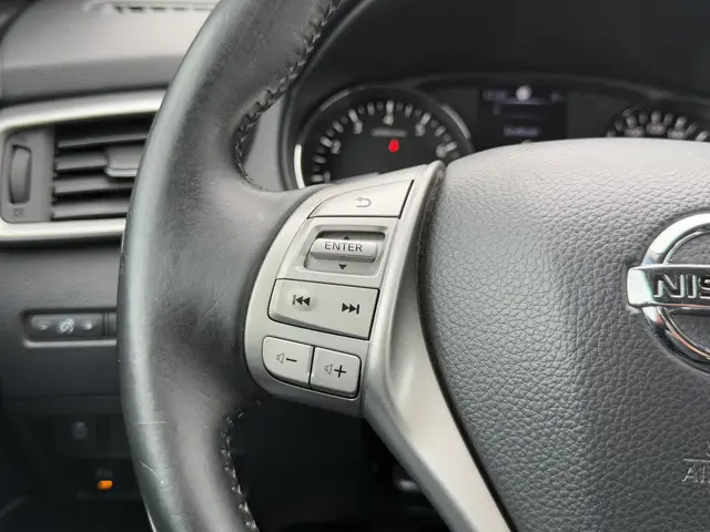 Nissan QASHQAI 1.2 Premier Edition 2014 Benzine 17