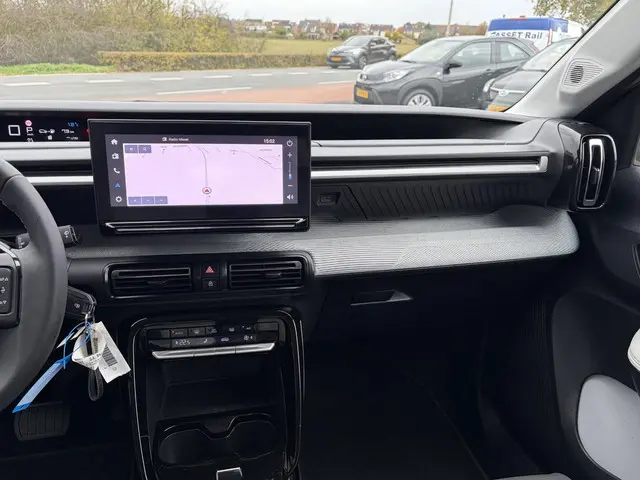 Citroën C3 1.2 Hybrid 110pk Plus 2025 Hybride Benzine 24