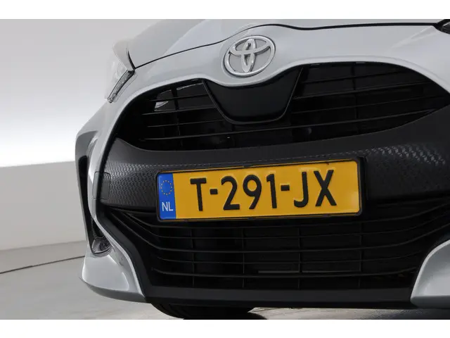 Toyota Yaris 1.5 VVT-i Dynamic 2023 Benzine 26