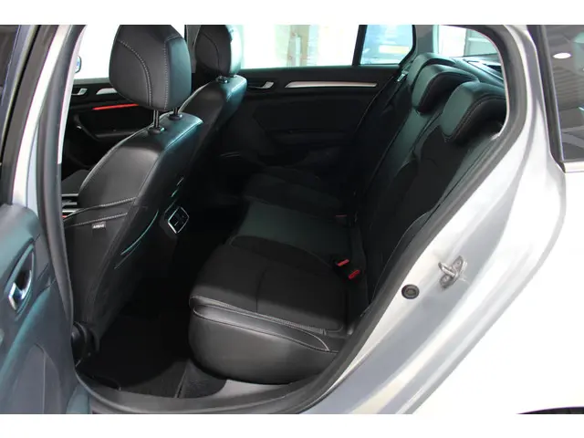 Renault Mégane Estate 1.3 TCe 140 Techno 2023 Benzine 31